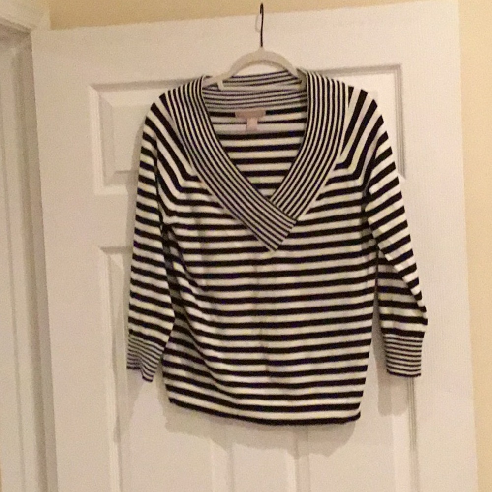 Lightweight wide vneck navy and white - worn once